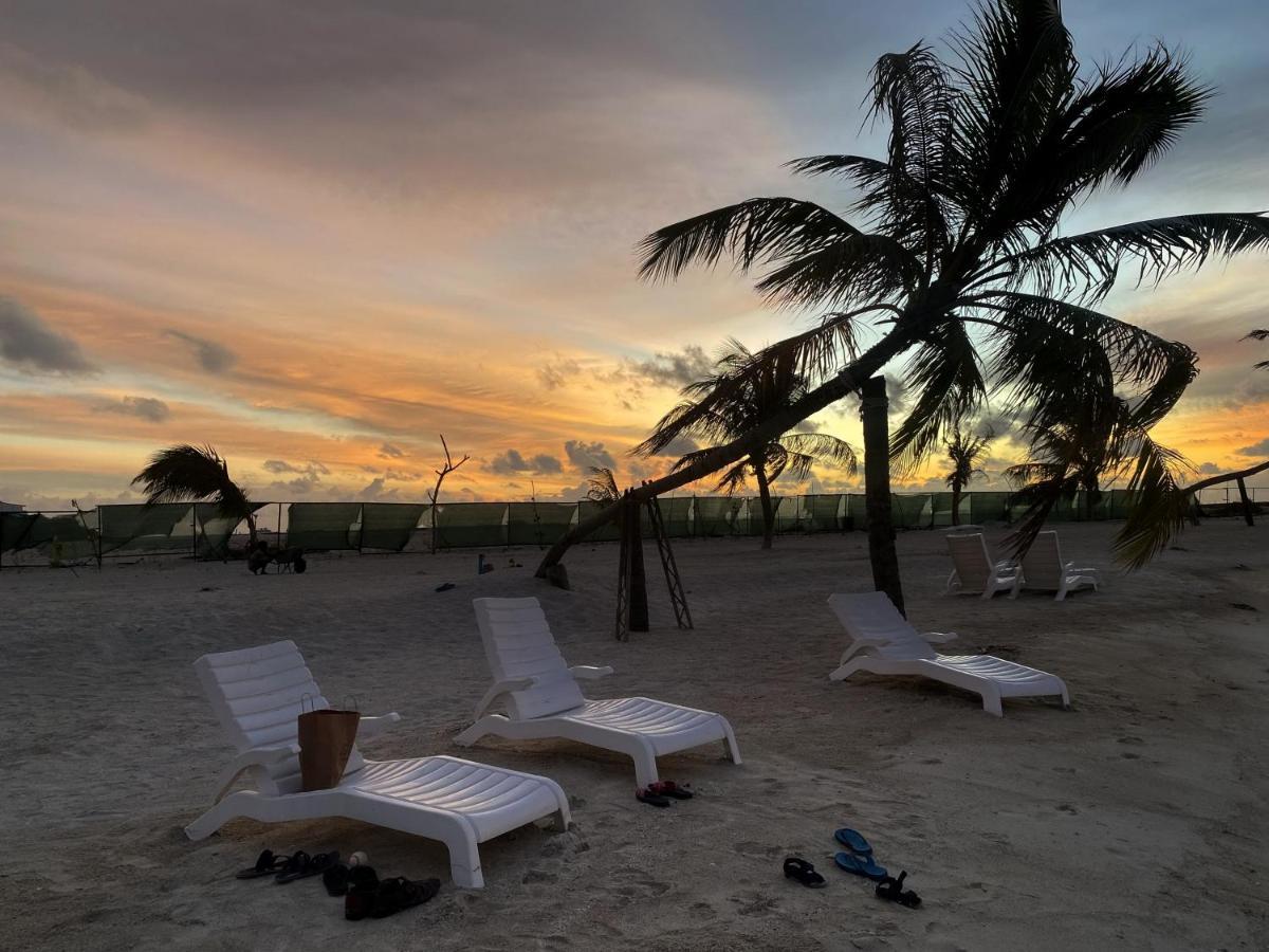 Adroit Beach Inn グライドゥ エクステリア 写真